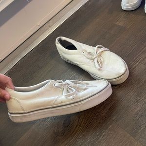 White sneakers - needs to be washed -white vans